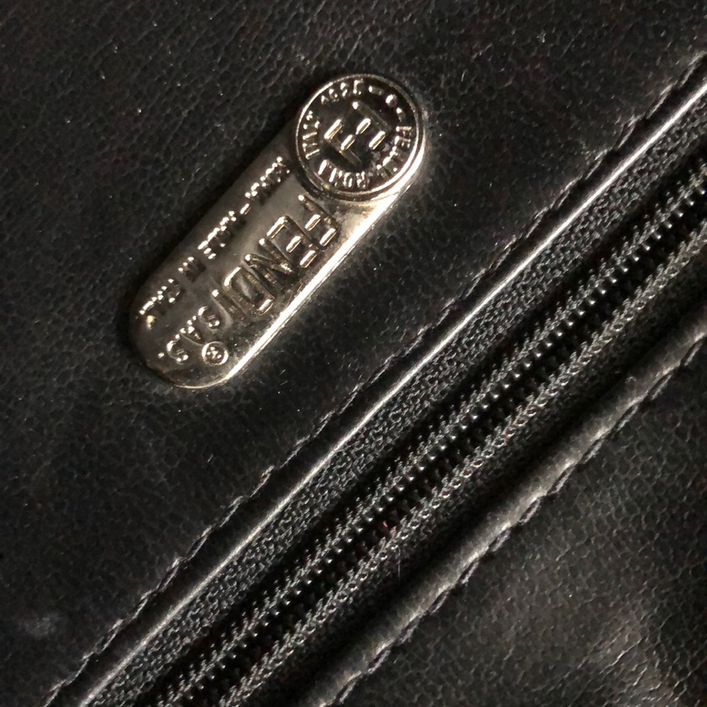 Vintage Fendi Authentic Black Leather Crossbody Bag - Picture 5 of 16